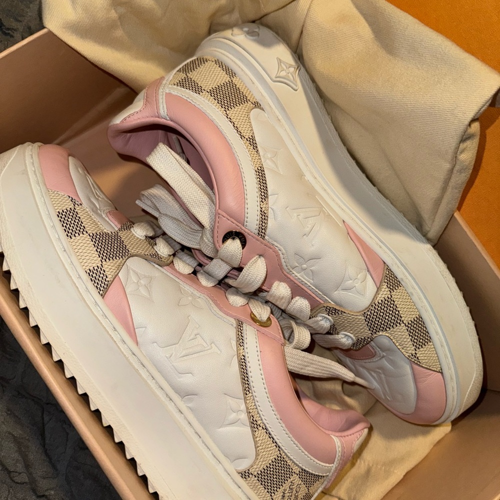 Louis Vuitton sneakers - Picture 11 of 16